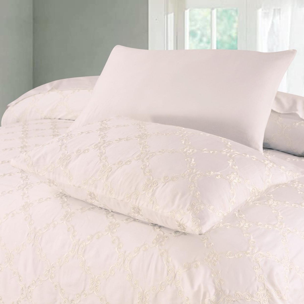 FL003 - Embroidered Duvet Cover Set (Luxury Sateen).